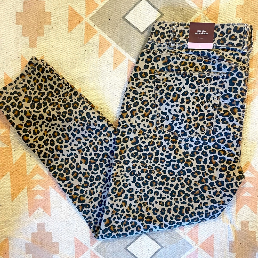 Knox Rose mid rise skinny jeans, size 14